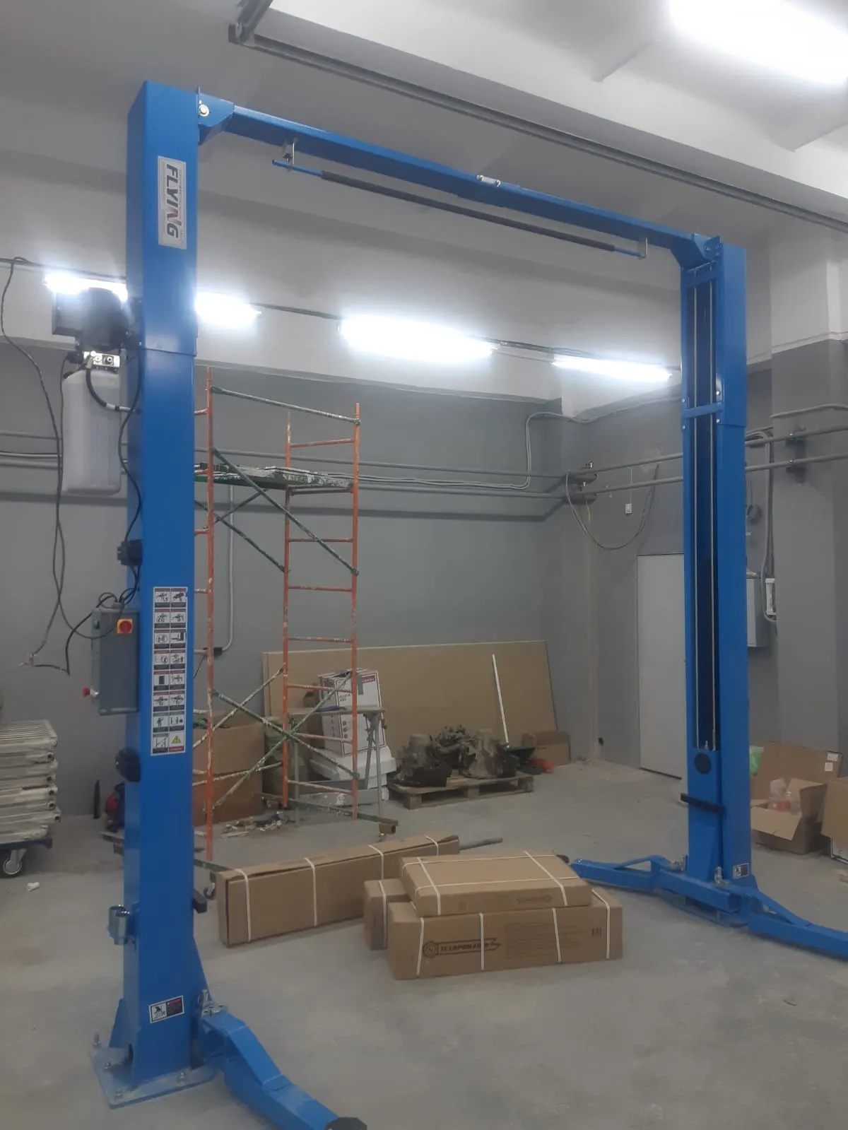 Электрогидравлический подъемник ТЕМП S4D-2E Подъёмник электрогидравлический двухстоечный, 4 т