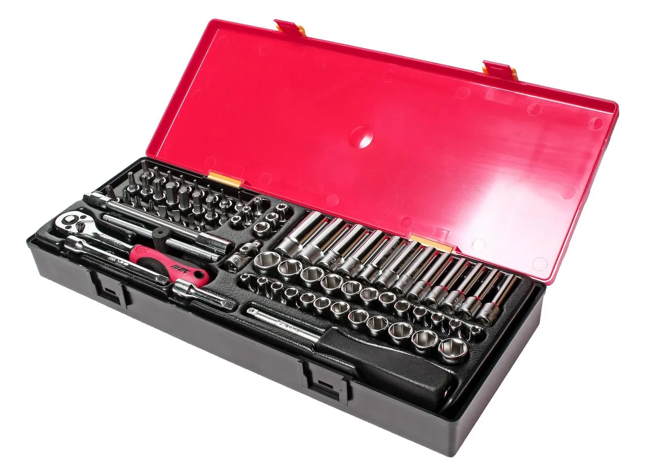 Набор головок торцевых 1/4" 6-ти гранных 73 предмета в кейсе JTC купить